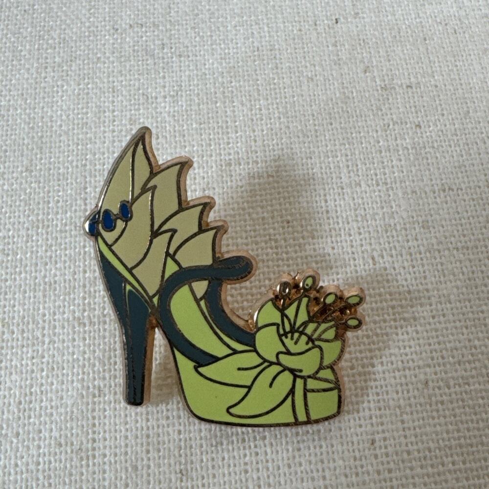 Disney Princess High Heels Pin Set Of 7 - Picture 5 of 16